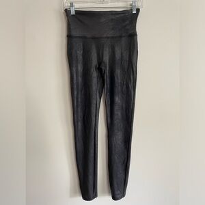 Spanx Faux Leather Leggings Sz Medium Black Shaping Skinny Nylon Stretch